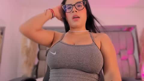 Snapshot of hailybairen chatting on 25, 10, 2025  Haily Bairen online show from 25, 10, 2025