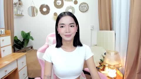 Snapshot of hailyourqueenofsatisfaction chatting on 2, 10, 2025 Haily online show from 2, 10, 2025