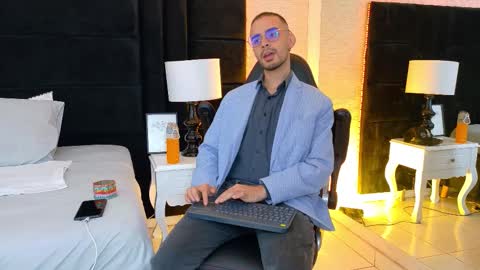 H A I R Y D I A M O N D online show from 21, 9, 2025