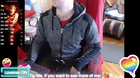 Snapshot of hairyass25yo chatting on 4, 3, 2025 Puppy3 StockyDaddiesmusclebearsbeefybigmans online show from 4, 3, 2025