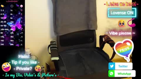 Snapshot of hairyass25yo chatting on 1, 10, 2025 Puppy3 StockyDaddiesmusclebearsbeefybigmans online show from 1, 10, 2025