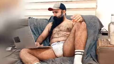 Snapshot of hairybeardedsmoker chatting on 25, 6, 2026 Hairy Beard Smoker online show from 25, 6, 2026