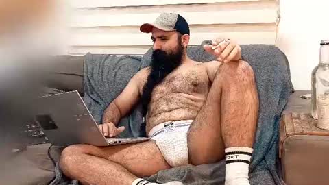Snapshot of hairybeardedsmoker chatting on 28, 6, 2026 Hairy Beard Smoker online show from 28, 6, 2026