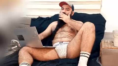 Snapshot of hairybeardedsmoker chatting on 5, 7, 2026 Hairy Beard Smoker online show from 5, 7, 2026
