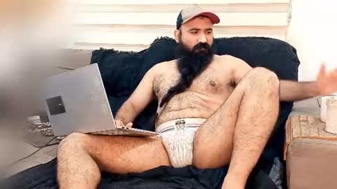 Snapshot of hairybeardedsmoker chatting on 8, 7, 2026 Hairy Beard Smoker online show from 8, 7, 2026