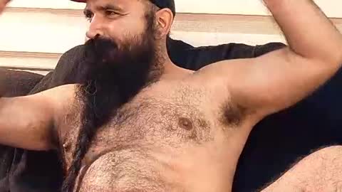 Snapshot of hairybeardedsmoker chatting on 5, 8, 2026 Hairy Beard Smoker online show from 5, 8, 2026