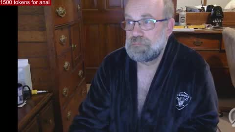 HairyDaddyBear69 online show from 18, 3, 2026