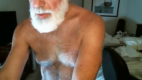Snapshot of hairypecsguy chatting on 8, 6, 2026 Hairy pecs online show from 8, 6, 2026