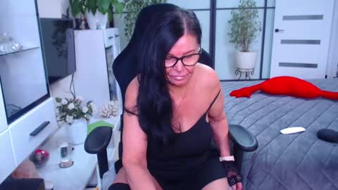 Snapshot of hairypussygranny chatting on 23, 2, 2025 Monika online show from 23, 2, 2025