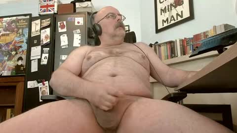 Snapshot of hairyuncut chatting on 30, 4, 2026 Ask me online show from 30, 4, 2026