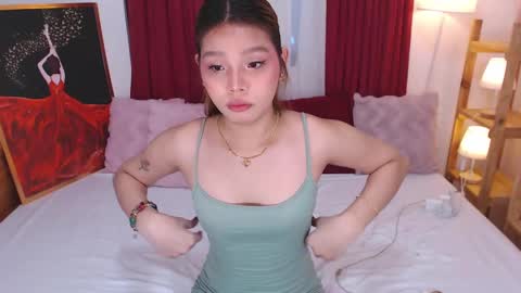 YOUR SIDECHIC HAILEY online show from 18, 1, 2025