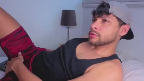 Independent       model  online show from 15, 12, 2025