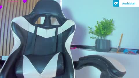 Anahis online show from 1, 2, 2025