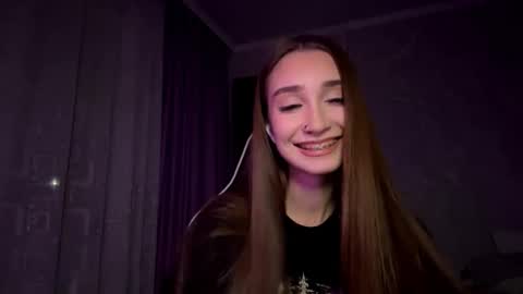 Snapshot of halliemcanaw chatting on 5, 11, 2025 Holly online show from 5, 11, 2025