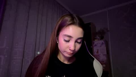 Snapshot of halliemcanaw chatting on 7, 11, 2025 Holly online show from 7, 11, 2025