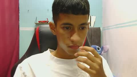 Snapshot of hamcummboy20 chatting on 22, 5, 2026 hamcummboy20 online show from 22, 5, 2026