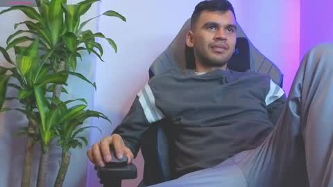 hamiltong12 online show from 28, 4, 2026