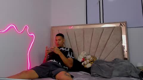 Hana and Zeta online show from 3, 3, 2026