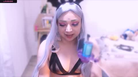 Hana Hyuga .   Please help me reach 200 thumbs up online show from 24, 10, 2025