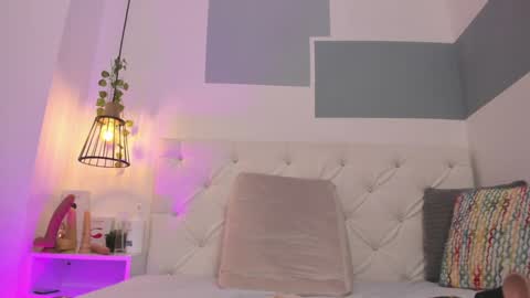 hanah_gray online show from 17, 1, 2025