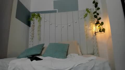 hanah_gray online show from 23, 12, 2025