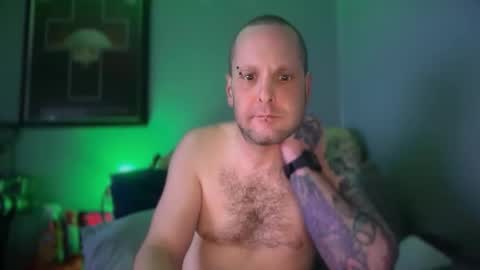 hand_banana_420 online show from 22, 4, 2026