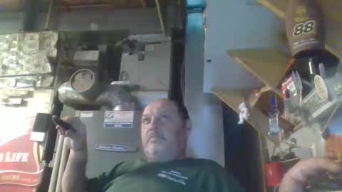 Snapshot of handiemanhere chatting on 13, 11, 2025 naked man online show from 13, 11, 2025