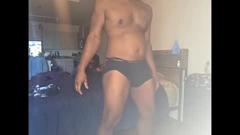 Snapshot of handsallover242 chatting on 14, 11, 2025 handsallover242 online show from 14, 11, 2025