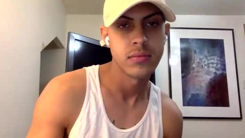 handsome01_ online show from 18, 12, 2025