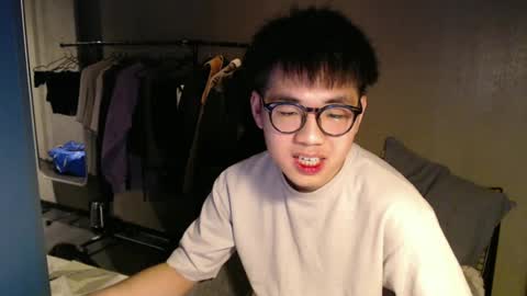 handsome_mannn online show from 10, 3, 2025