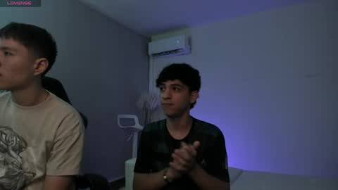 Snapshot of handsomeboys19 chatting on 20, 5, 2026 leonardfarrucknick and otis online show from 20, 5, 2026