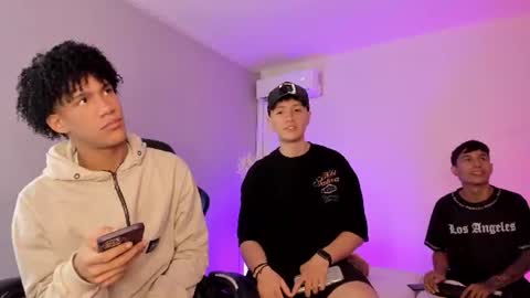 Snapshot of handsomeboys19 chatting on 13, 6, 2026 leonardfarrucknick and otis online show from 13, 6, 2026