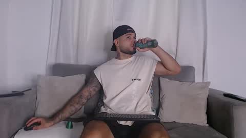 Snapshot of handsomen69 chatting on 23, 5, 2026 Handsomen online show from 23, 5, 2026