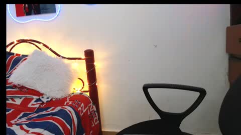 Snapshot of hank_fuller01 chatting on 2, 3, 2025 Hank online show from 2, 3, 2025