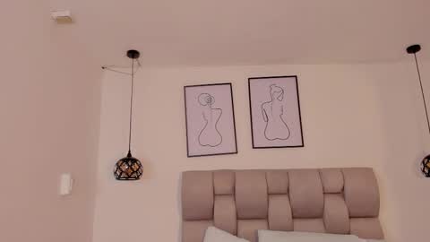 hanna__evans_ online show from 28, 9, 2025