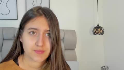 hanna__evans_ online show from 4, 10, 2025