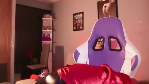 Snapshot of hanna_chris chatting on 10, 10, 2025 HANNA online show from 10, 10, 2025