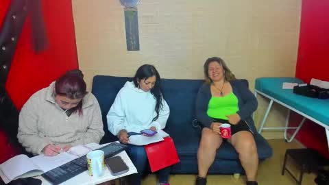 Snapshot of hanna_mature01 chatting on 17, 10, 2025 Hanna online show from 17, 10, 2025