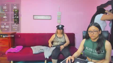 Snapshot of hanna_mature01 chatting on 28, 10, 2025 Hanna online show from 28, 10, 2025