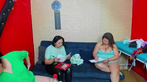 Snapshot of hanna_mature01 chatting on 4, 11, 2025 Hanna online show from 4, 11, 2025