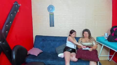 Snapshot of hanna_mature01 chatting on 12, 11, 2025 Hanna online show from 12, 11, 2025