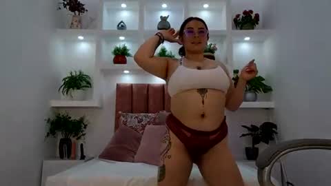 Snapshot of hanna_moons chatting on 1, 8, 2026 hanna_moons online show from 1, 8, 2026