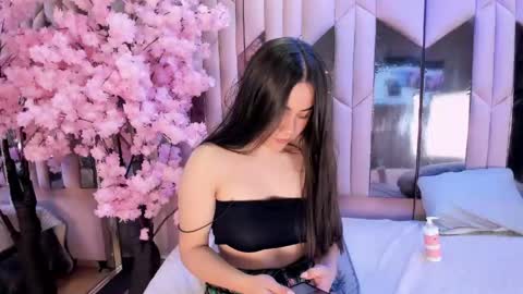 Snapshot of hannacollins_2 chatting on 24, 4, 2026 hannacollins_2 online show from 24, 4, 2026