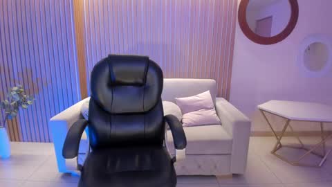  Hanna Connor  online show from 3, 3, 2025