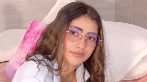 Snapshot of hannaconnorr chatting on 19, 10, 2025 Hanna Connor online show from 19, 10, 2025