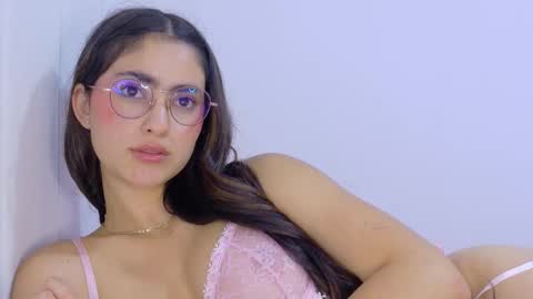 Snapshot of hannaconnorr chatting on 16, 12, 2025 Hanna Connor online show from 16, 12, 2025