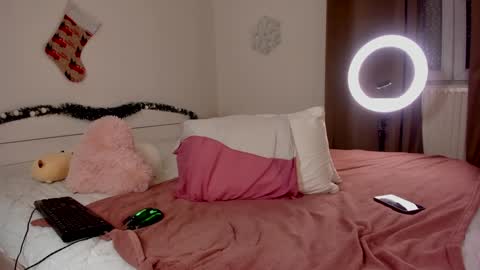 Snapshot of hannacrush chatting on 14, 1, 2025 HannahIm a simple girl who likes gifts Lovense is activeThere are legends that in this room all your wish can come true online show from 14, 1, 2025