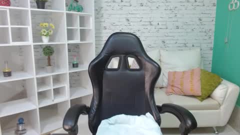 Hannah  online show from 13, 10, 2025