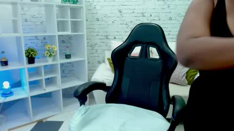 Hannah  online show from 15, 10, 2025