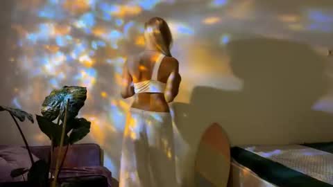 hannah levis  online show from 8, 10, 2025